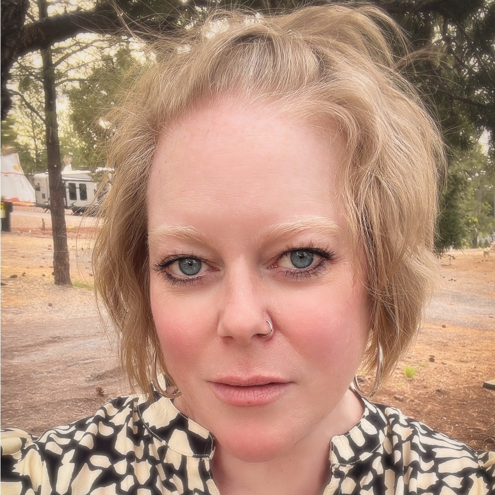 Meet your Posher, Julie